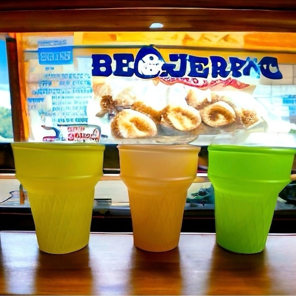 Vintage Libbey Frosted Ice Cream Cone
Design Glasses/Cups - Picture 3 of 8